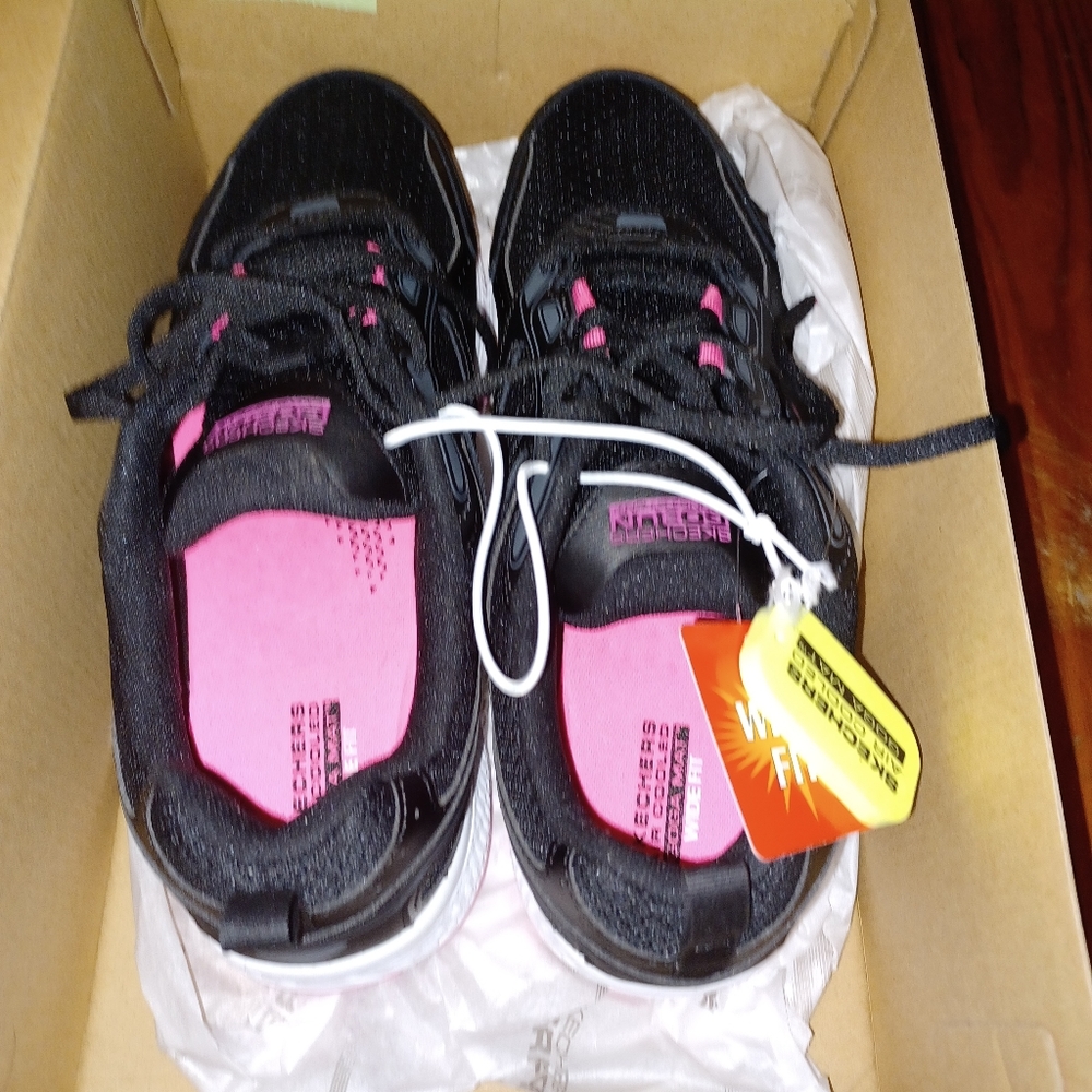 Sketchers size 10w